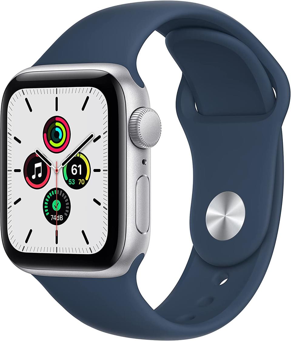 Apple Watch SE (GPS, 40mm). Image via Amazon.