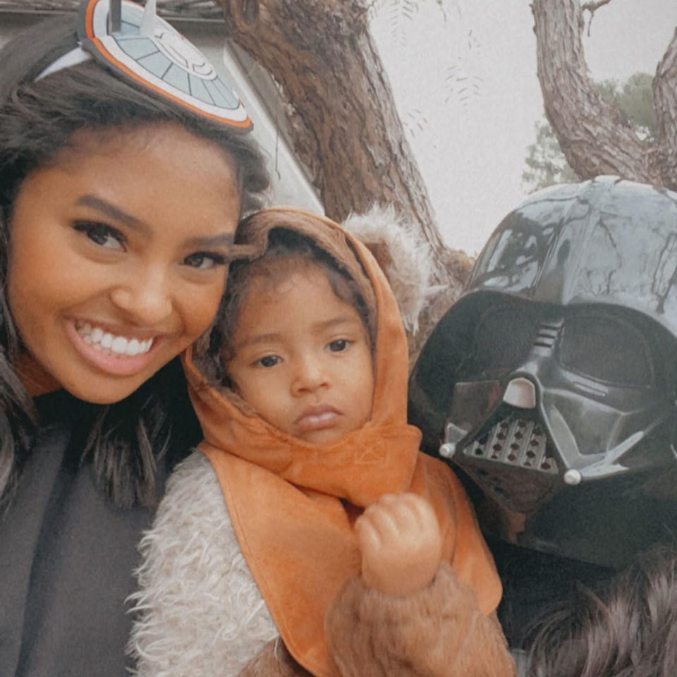 Natalia, Capri and Vanessa Bryant took a selfie in their costumes. (vanessabryant / Instagram)