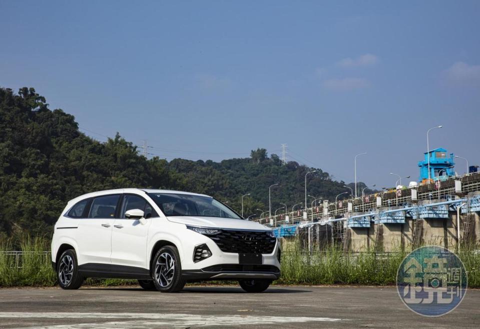 HYUNDAI Custin GLT-B VIP