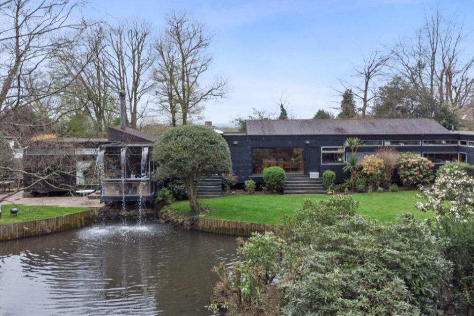 The unique property in Alymer Close is partially raised on stilts (Rightmove/Hamptons)