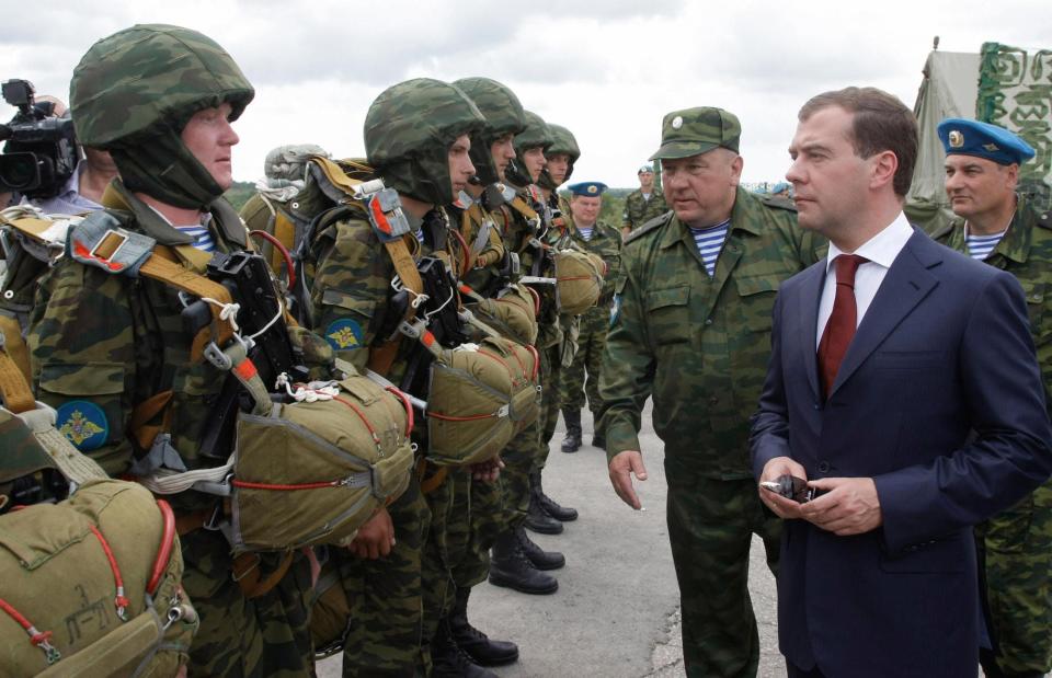 Dmitry Medvedev with Russia airborne paratroopers