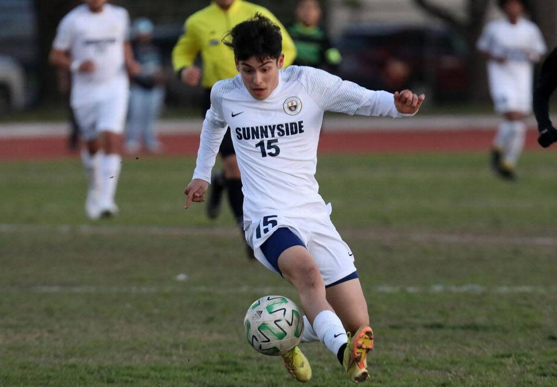 Sunnyside High sophomore Andrew Iraheta controls thee ball against host Roosevelt in a CMAC/NYL match Jan. 25, 2023. Sunnyside improved to 19-1-3 (7-0) with a 5-1 win.