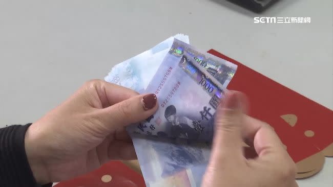 女子在婆婆生日時包了2萬元紅包。（示意圖／資料照）