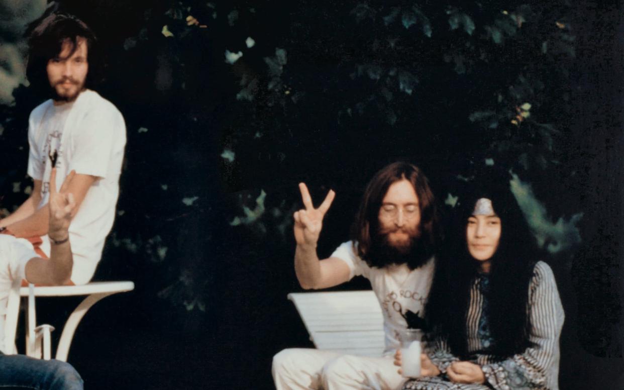 Plastic at the pool: Lennon and Ono at home - Yoko Ono Lennon   