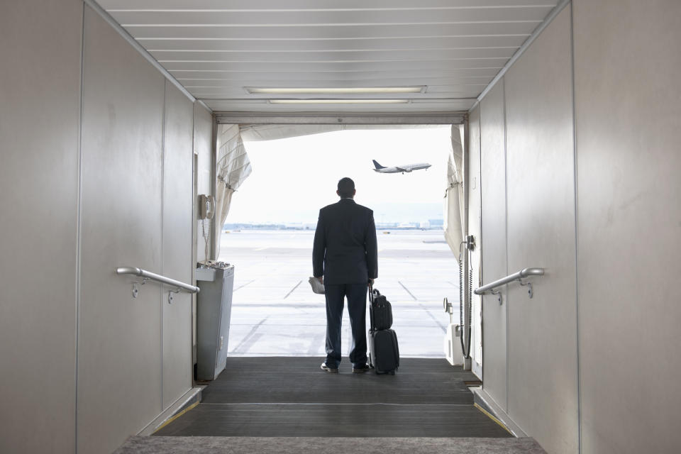 Perder un vuelo no es el fin del mundo. Existe una cosa que muchas aerolíneas llaman ‘flat tire rule’ que te puede sacar de un buen apuro. Foto: Getty Images.