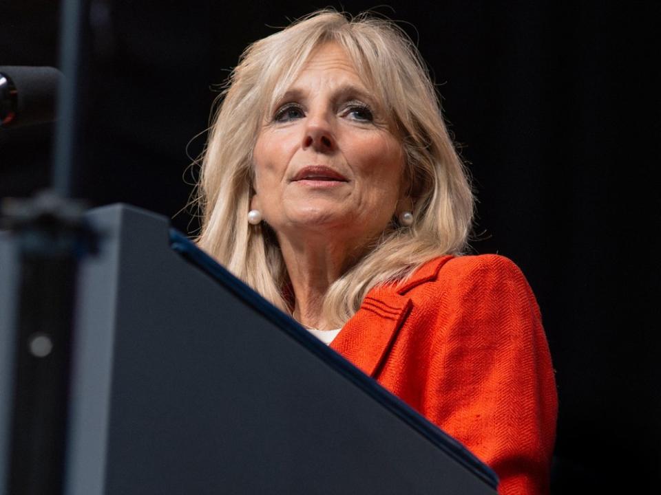 Jill Biden befindet sich aktuell in Corona-Isolation. (Bild: Spike Johnson/Shutterstock.com)