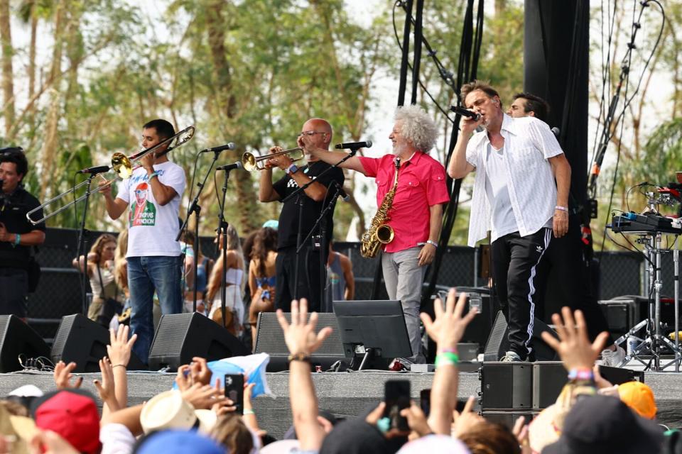 Daniel Lozano, Sergio Rotman y Vicentico de Los Fabulosos Cadillacs se presentaron