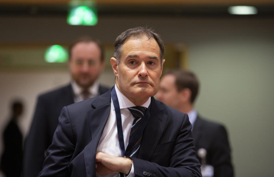 ARCHIVO - En esta imagen del lunes 2 de diciembre de 2019, Fabrice Leggeri, director ejecutivo de Frontex, asiste a una reunión de ministros de interior en el edificio del Consejo Europeo en Bruselas. Executive Director of Frontex, attends a meeting of EU Interior ministers at the EU Council building in Brussels. (AP Foto/Virginia Mayo, Archivo)