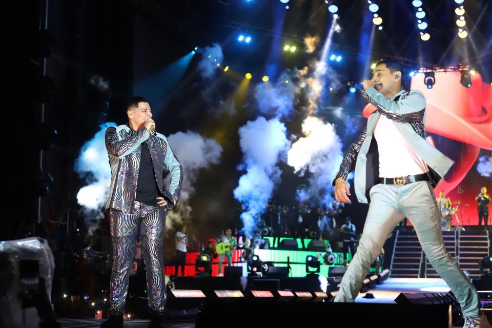 CIUDAD DE MÃ‰XICO, 25SEPTIENBRE2022. La agrupaciÃ³n de mÃºsica regional mexicana originaria de Tijuana, Grupo Firme se presentÃ³ en un concierto gratuito en la plancha del zÃ³calo capitalino. FOTO: EDGAR NEGRETE/CUARTOSCURO.COM