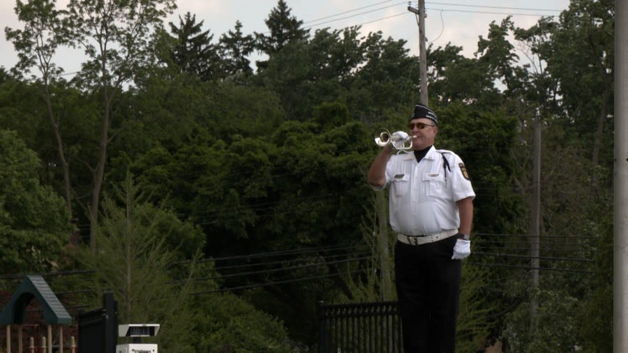 EL community honors fallen Veterans (WLNS)