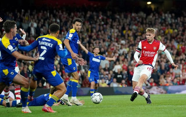 Emile Smith Rowe scores Arsenal's second 