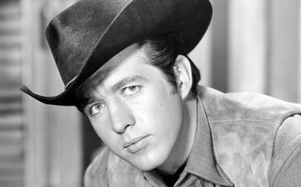 Clu Gulager - Alamy