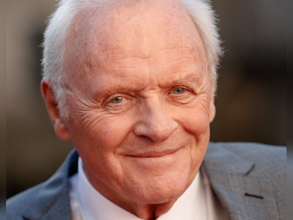 Hat an Weihnachten besonders gute Laune: Sir Anthony Hopkins. (Bild: John Gress Media Inc / Shutterstock.com)