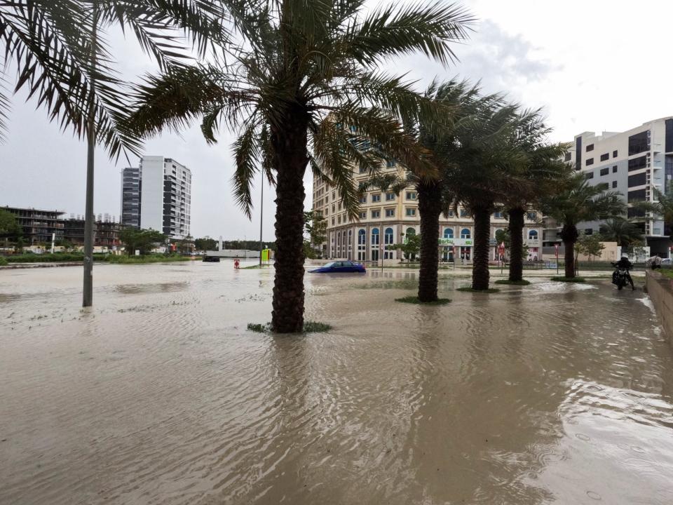 2024年4月16日，阿拉伯聯合大公國杜拜暴雨淹水情況。路透社