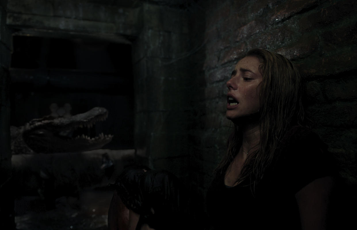 Kaya Scodelario and one of the alligator stars of 'Crawl' (Photo: Courtesy Paramount Pictures)