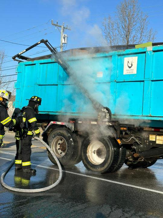 Nansemond Pkwy commercial vehicle fire (Courtesy: Suffolk Department of Fire & Rescue)