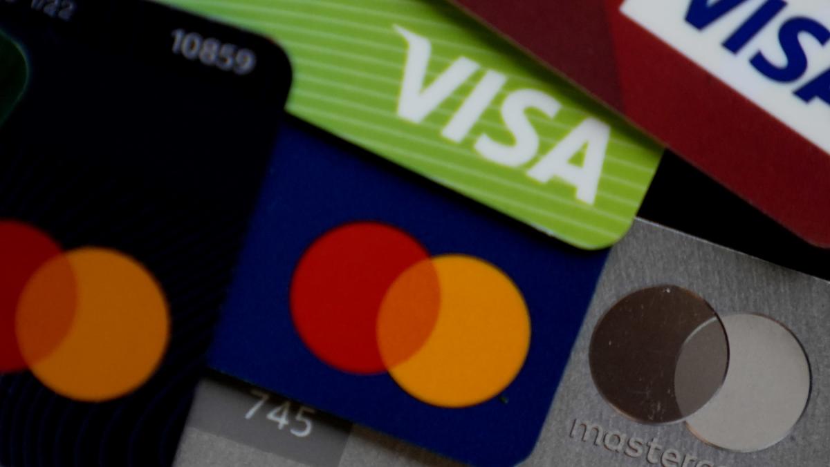 Die Anpassung der Visa- und Mastercard-Gebühren kann sich auf die Kreditkartenprämien auswirken