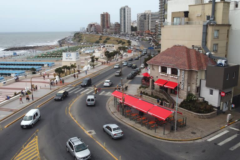 El chalet "La Matilde", en la estratégica esquina de la avenida Libertad, Hipólito Yrigoyen y Boulevard Marítimo, se reconvirtió en una casa de comidas rápidas