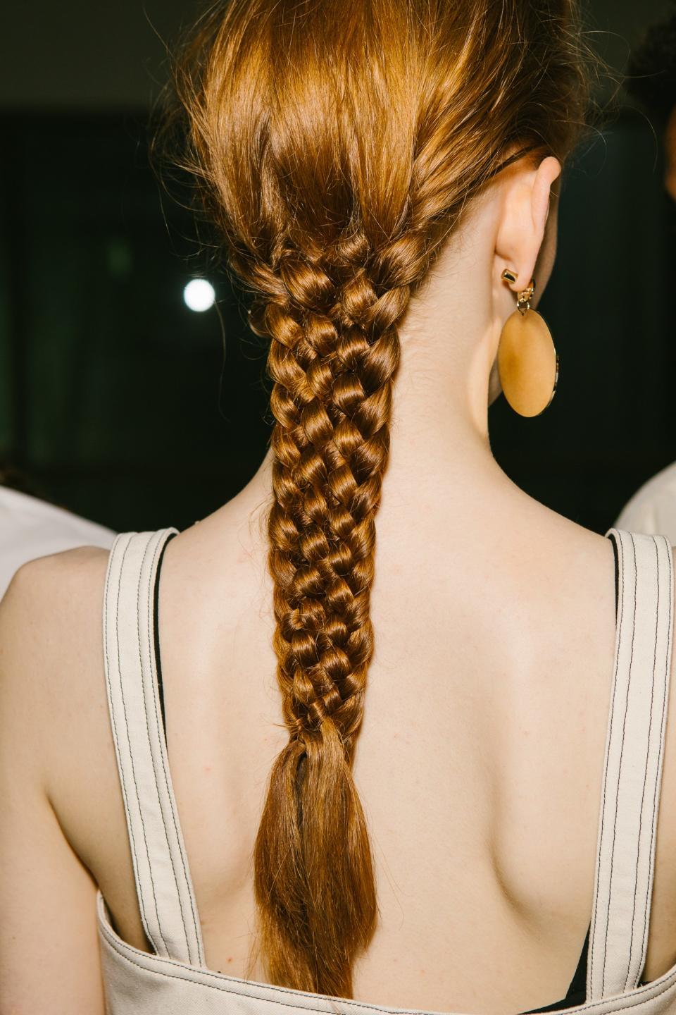 With your to-do list almost complete, find your wedding day hair inspiration on the Spring 2018 runway.