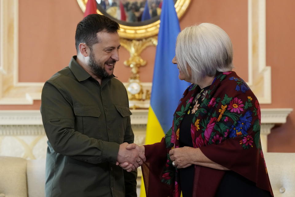 Ukrainian President Volodymyr Zelenskyy, left, shakes hands with with Governor General Mary Simon in Ottawa on Friday, Sept. 22, 2023. (Adrian Wyld /The Canadian Press via AP)