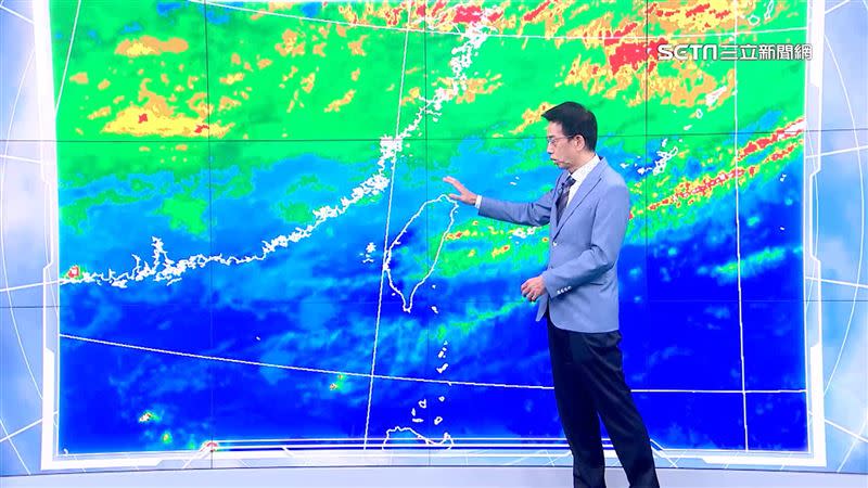 受鋒面、東北季風影響，明日苗栗以北、東部將要預防較大雨勢。