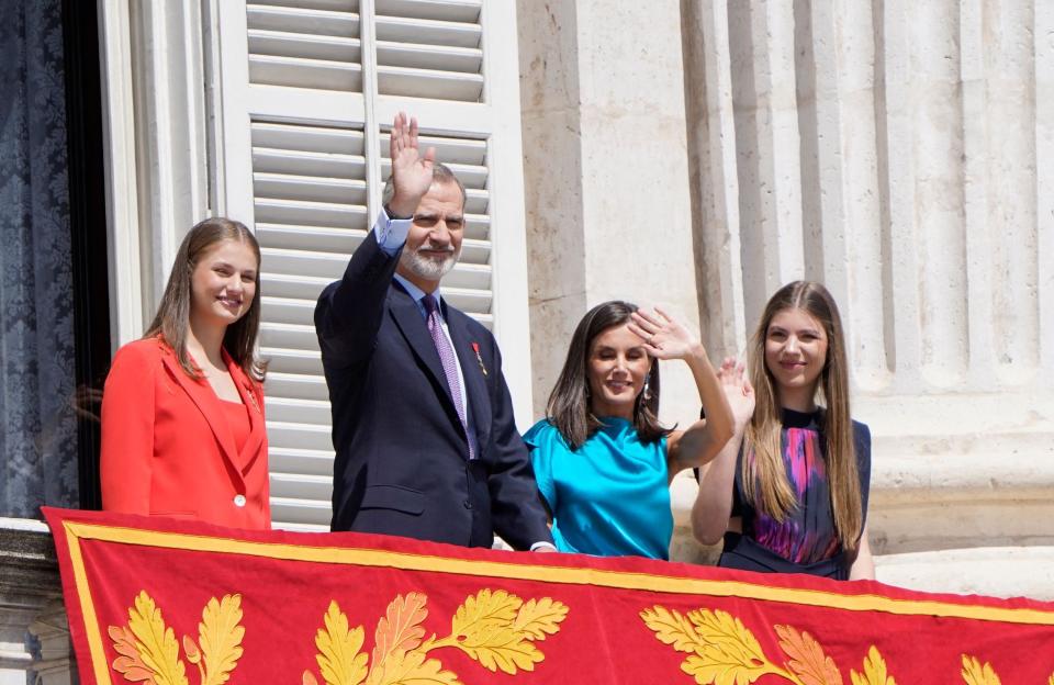 Felipe VI d’Espagne fête ses 10 ans de règne entouré de Letizia d’Espagne et leurs filles Leonor et Sofia