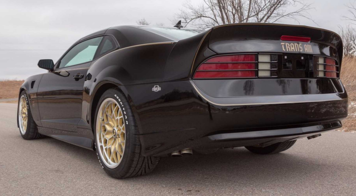 2015 Camaro Takes Duty As Modern Trans Am SE Bandit Edition