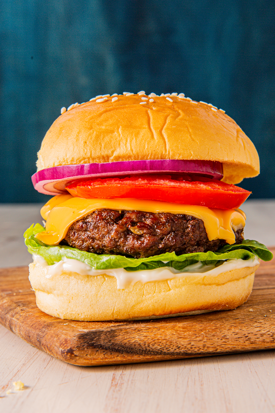 <p>One perfectlyjuicy air fryer cheeseburger and there's no going back. </p><p>Get the recipe from <a href="https://www.delish.com/cooking/recipe-ideas/a28509043/air-fryer-hamburgers-recipe/" rel="nofollow noopener" target="_blank" data-ylk="slk:Delish" class="link ">Delish</a>.</p>
