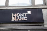 <p>Mont Blanc dürfte wohl vor allem durch Uhren und Schreibgeräte bekannt sein. Der Hersteller von Luxusartikeln verkauft jedoch auch noch Lederwaren und anderweitigen Schmuck. Das Hamburger Unternehmen wird von den Experten mit 155 Punkten bewertet und landet so auf dem 16. Platz. (Foto: ddp) </p>