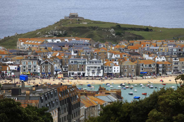 Police in St Ives offer £2,500 reward in hunt for hotel thief