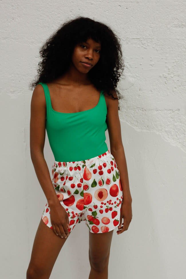 Lisa Says Gah Capri Short - Fruit Print