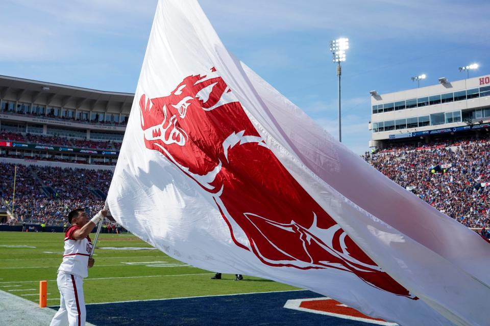 Arkansas football announces hire of Deron Wilson as secondary coach