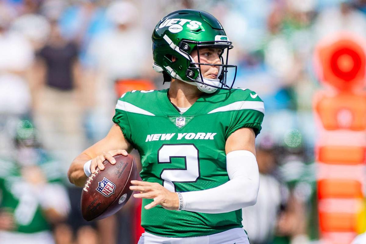 Zach Wilson's mom expresses her displeasure after Jets QB gets hit with  water bottle