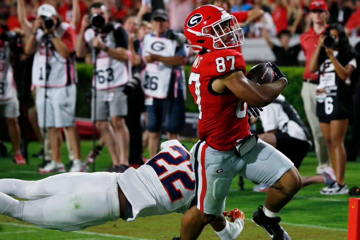 Georgia fans boo announced starting quarterback