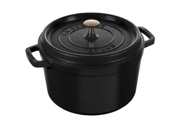 <p>staub</p>