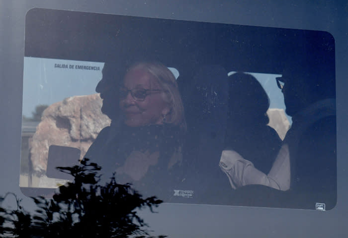 Los abuelos de la novia a su llegada a la boda