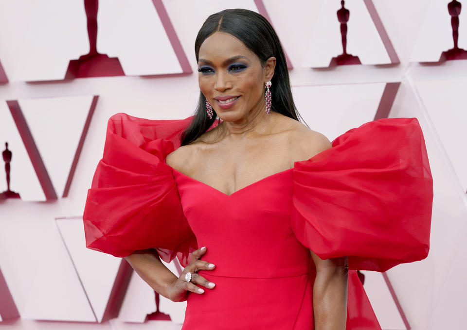 LOS ANGELES, CALIFORNIA – APRIL 25: Angela Bassett attends the 93rd Annual Academy Awards at Union Station on April 25, 2021 in Los Angeles, California. (Photo by Chris Pizzello-Pool/Getty Images)