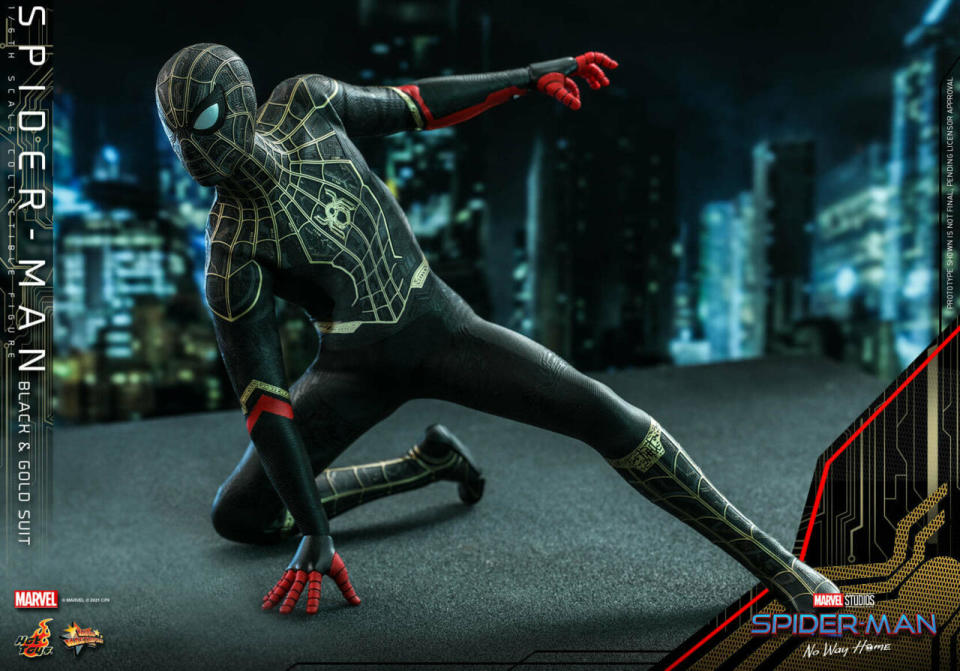 SPIDER-MAN: NO WAY HOME Hot Toys Figure Shows Off Peter's New Suit