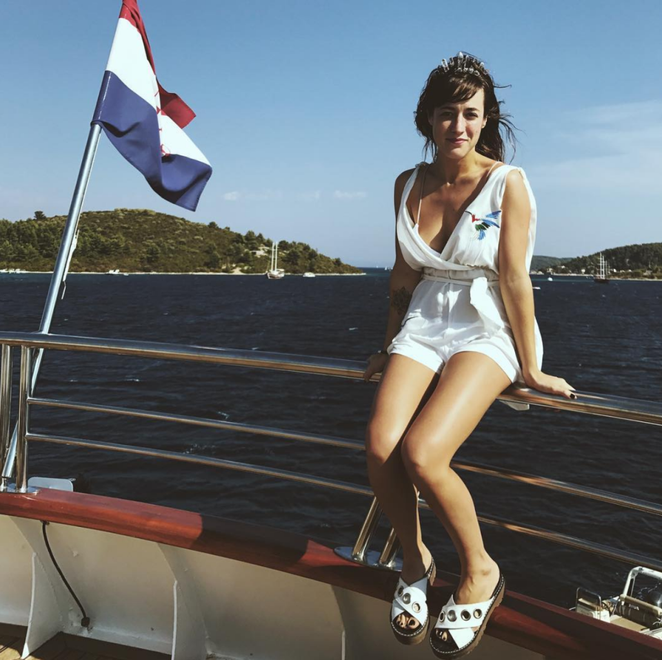 <p>Camila se mostró enamorada de cada rincón del lugar y compartió algunos datos curiosos con sus fans. “Recorriendo el Mar Adriático en crucero. Dato curioso de Croacia: la moneda se llama Kuna, 7,41 kunas es igual a 1 Euro. Se come bien por 60 kunas. Es un lugar maravilloso para recorrer puertos, son pequeños, mágicos y los comerciantes son muy amorosos. PD: ¡la gente es HERMOSA!”, escribió, junto a esta postal. – <em>Foto: <a rel="nofollow noopener" href="https://www.instagram.com/salazarcamille/" target="_blank" data-ylk="slk:Instagram/salazarcamille/;elm:context_link;itc:0;sec:content-canvas" class="link ">Instagram/salazarcamille/</a> </em> </p>