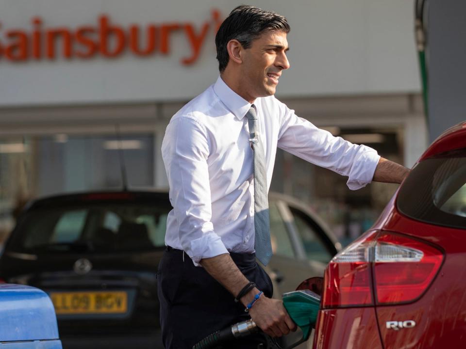 Sunak borrowed someone’s car for a political stunt (HM Treasury)