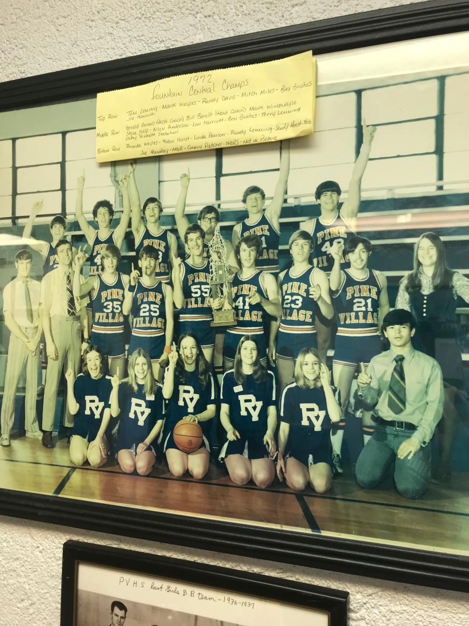 Team picture of 1972: Bax Brutus is back row second from right; Alan Anderson is No. 55, middle row