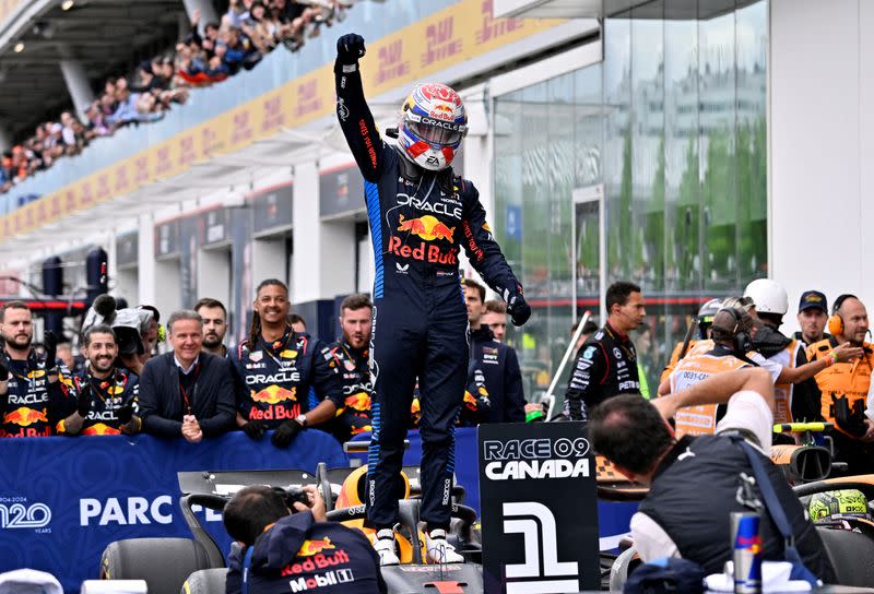 Foto del domingo del piloto de Red Bull Max Verstappen celebrando tras ganar el GP de Canadá