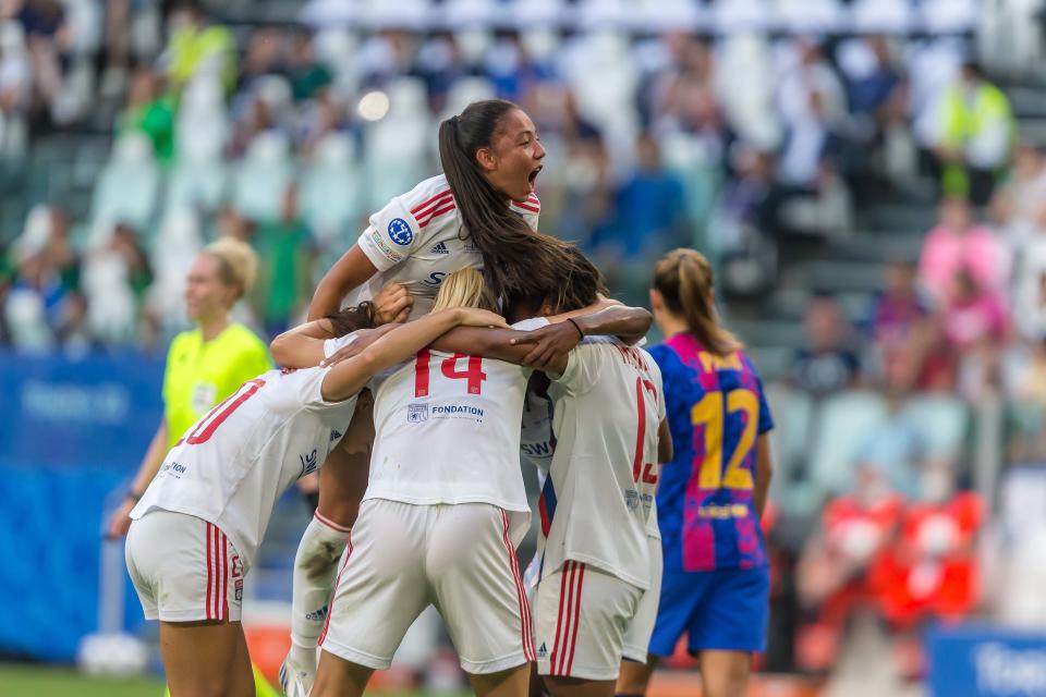 TURIN, ITALY - MAY 21: Catarina Macario of Olympique Lyon celebrates after scoring her team's third goal with teammates during the UEFA Women's Champions League final match between FC Barcelona and Olympique Lyon at Juventus Stadium on May 21, 2022 in Turin, Italy. (Photo by Harry Langer/vi/DeFodi Images via Getty Images)