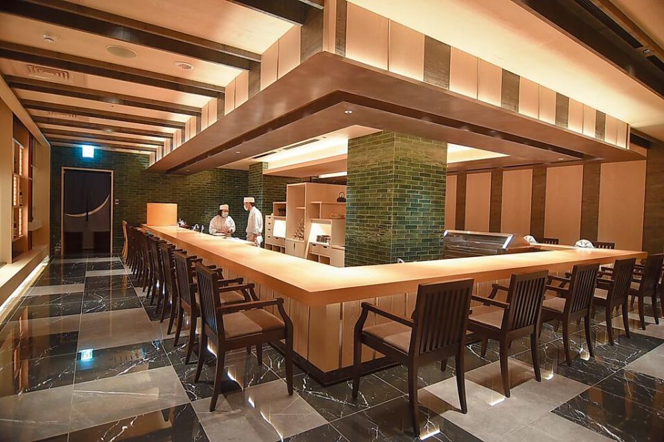 JR東日本大飯店台北館內〈HAYASE〉日本料理，規畫有板前用餐區。圖／姚舜