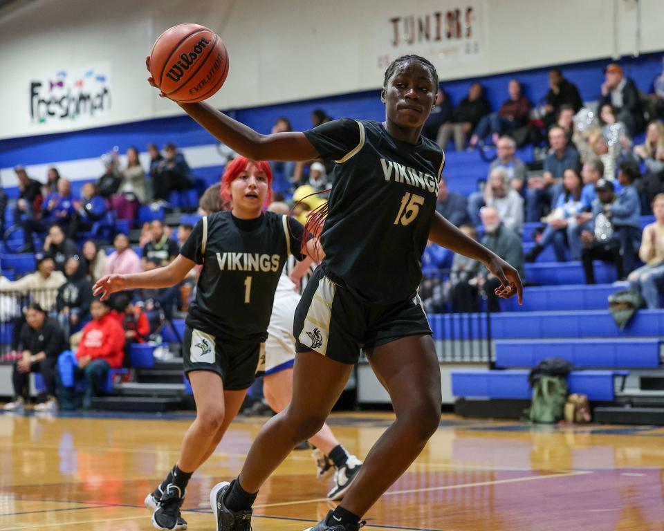 Paulete Mbuangi has been a quick study. She had never picked up a basketball before she moved to Austin as a freshman, but she has developed into one of the area's best players. "I've never seen a kid learn to shoot that quickly," Navarro coach John Nelson said.