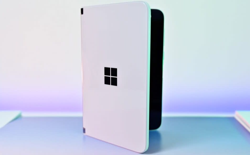  Microsoft Surface Duo  