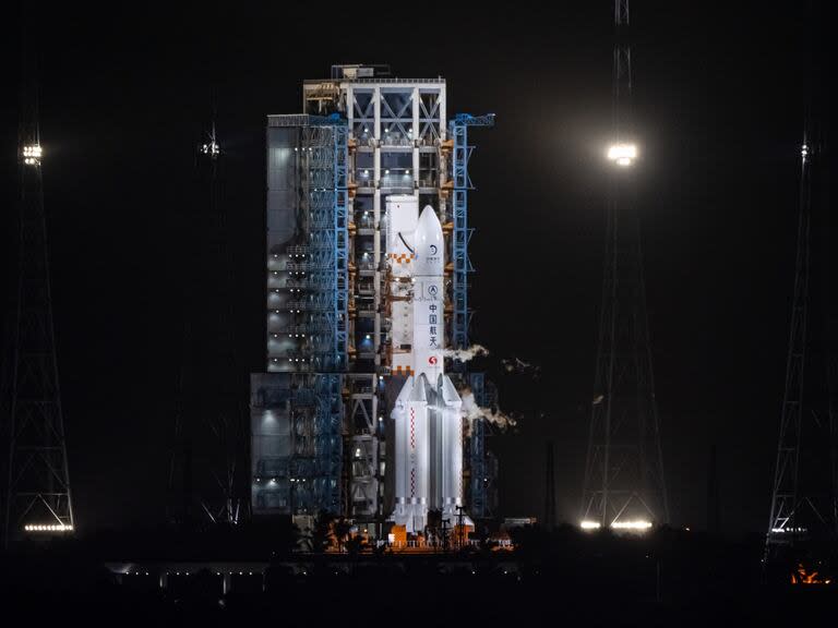 El lanzamiento del cohete que cargaba el Chang'e-5, en Wenchang, Hainan. (Yan Zehua/VCG via Getty Images)