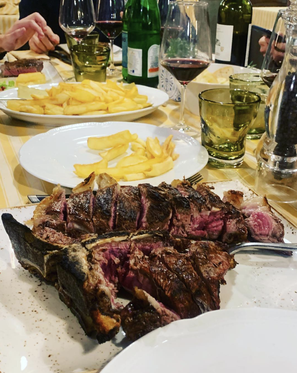 The epic t-bone steak at Ristorante Da Muzzicone, Castiglion Fiorentino. Photo: @francescomarleti Instagram