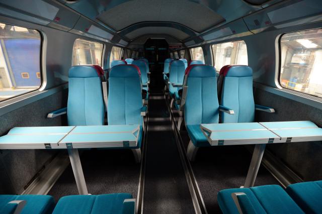 FOTOS Así son los trenes de alta velocidad de dos pisos que ofrecen viajes de Madrid a