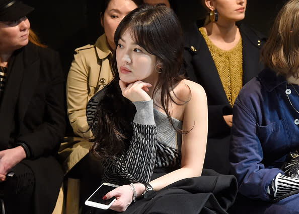 <p><strong>Burberry Spring 2017</strong> Korean actress Song Hye Kyo at Burberry Spring 2017 show in London <em>(Photo: Getty Images)</em> </p>